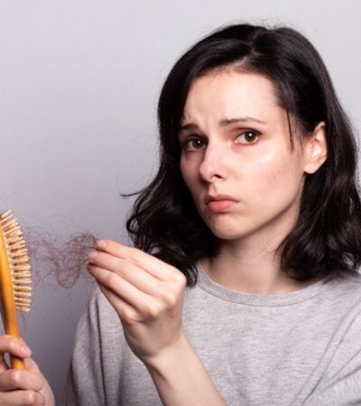 jak wyczyścić szczotki do włosów